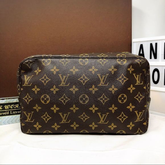 Louis Vuitton Handbags - SOLD🎁Louis Vuitton trousse 28 toiletry monogram pochette pouch clutch bag
